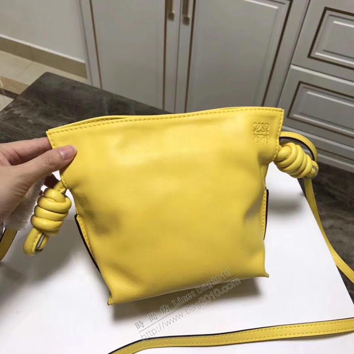 LOEWE女包 綿羊皮 Mini福袋 261843 羅意威女斜挎包  sl2077